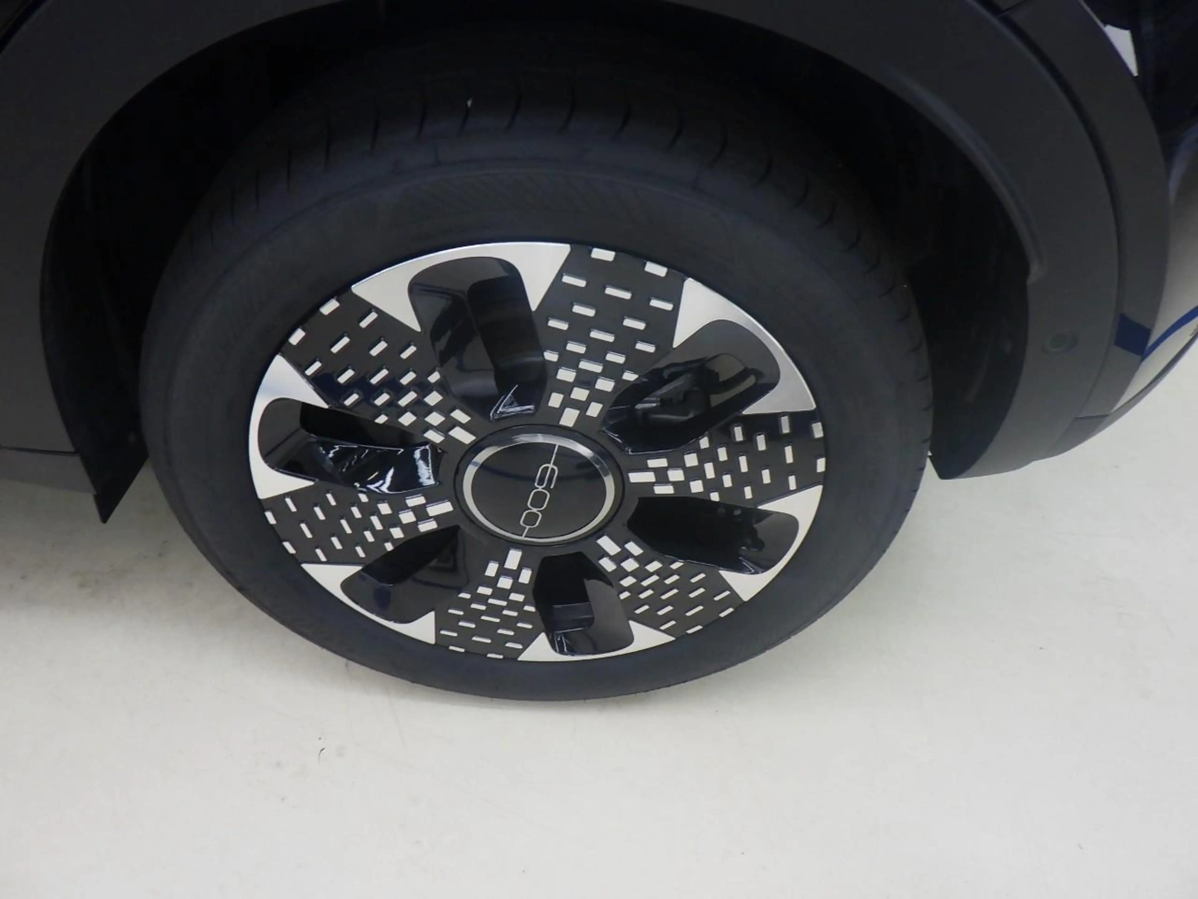 Fiat 600e La Prima 54 kWh | Navigatie | Stoelverwarming | El — photo 9