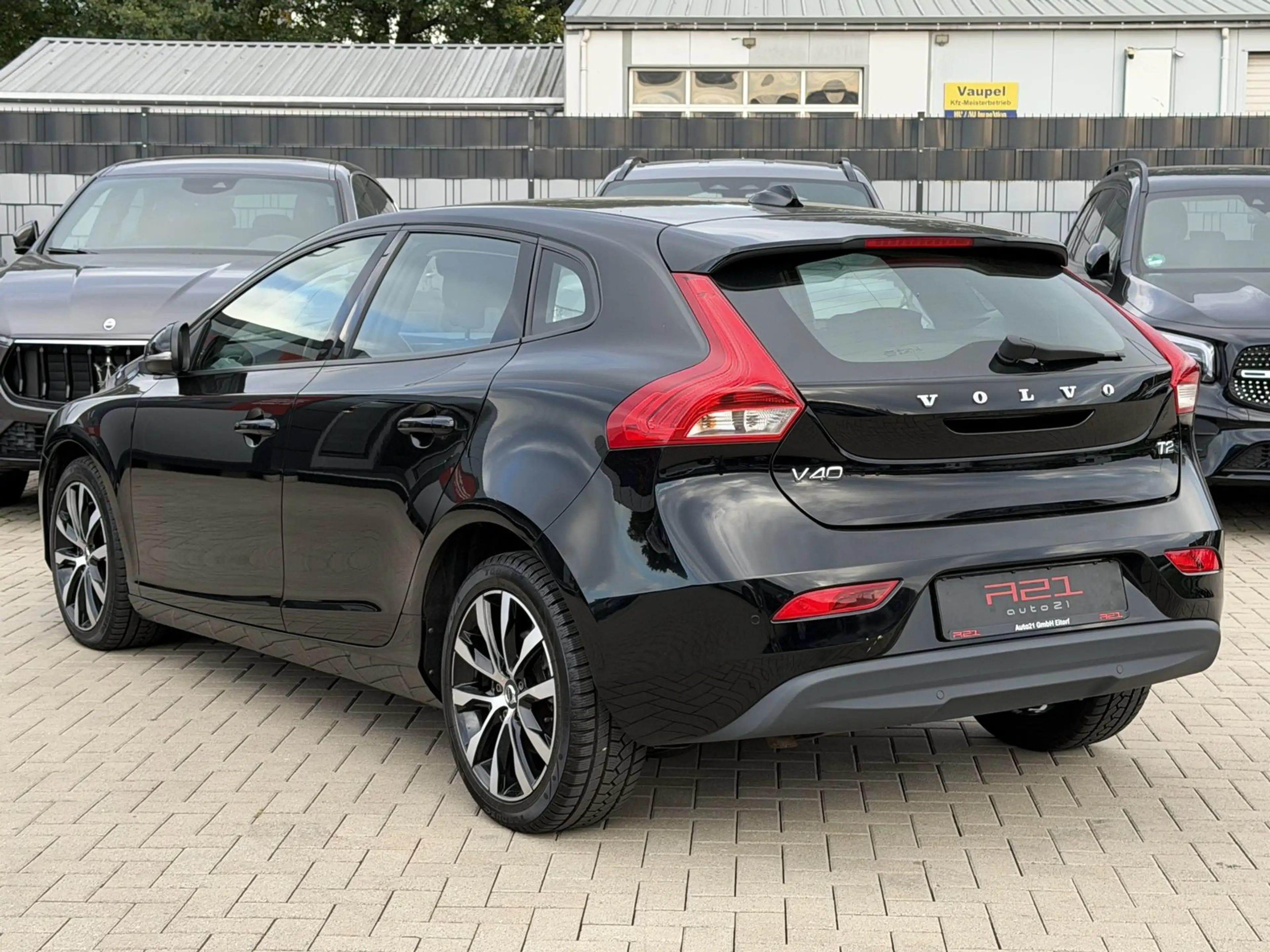 Volvo V40 Momentum|LED|PDC|Tempomat|2. Hand — photo 6