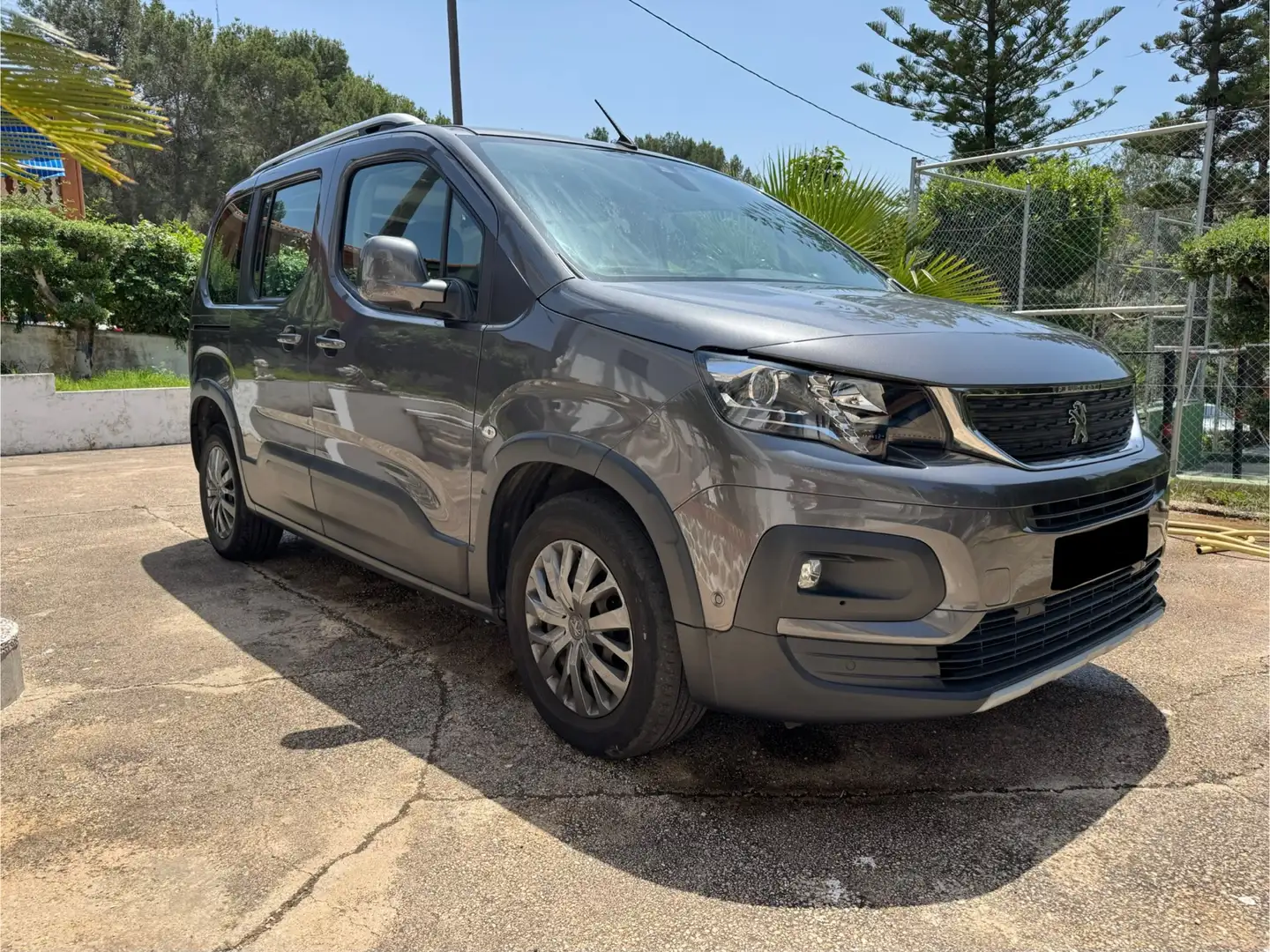 Peugeot Rifter 1.5 GT Line BlueHdi Gris - 2