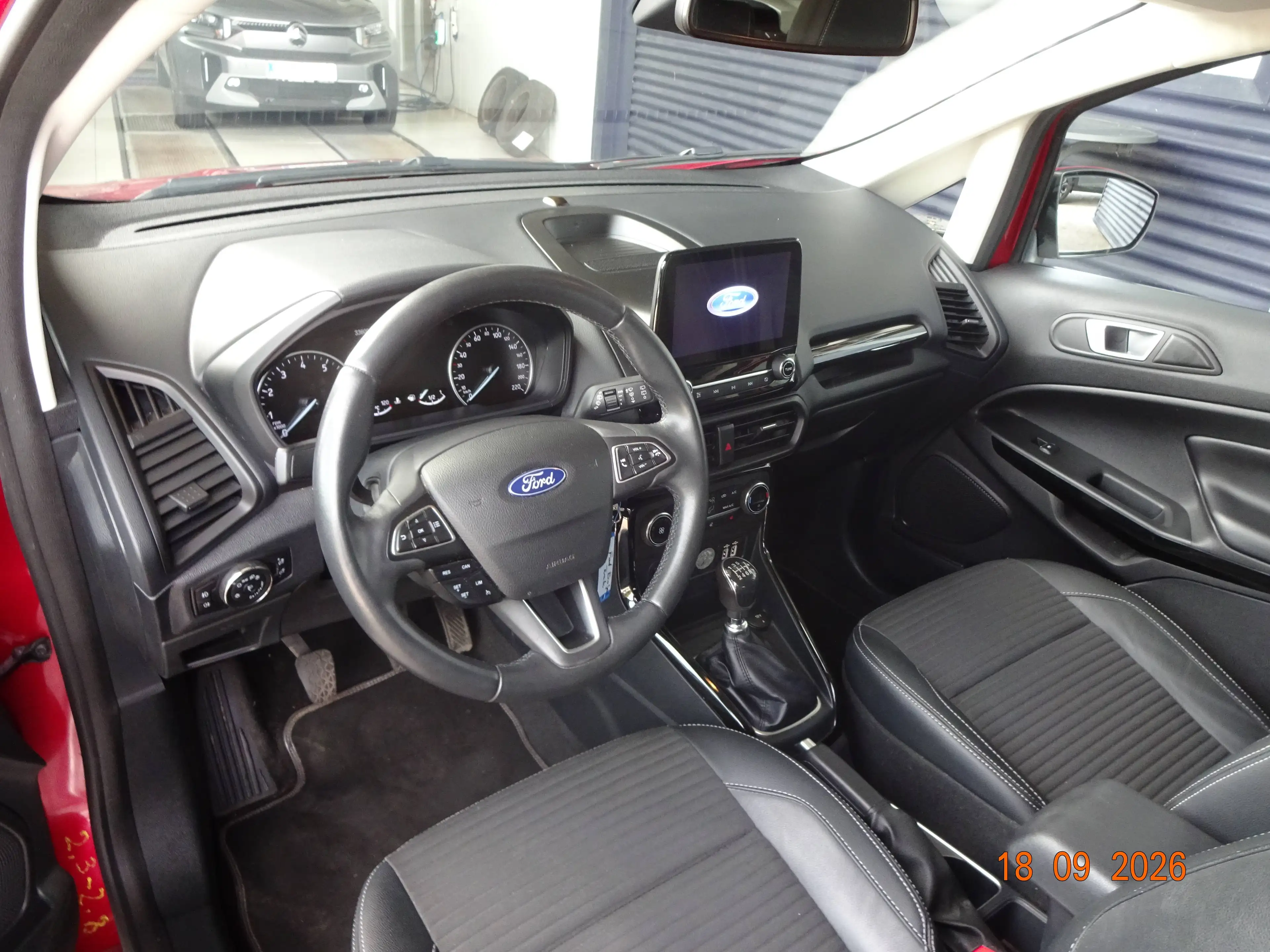 Ford EcoSport Titanium — photo 8