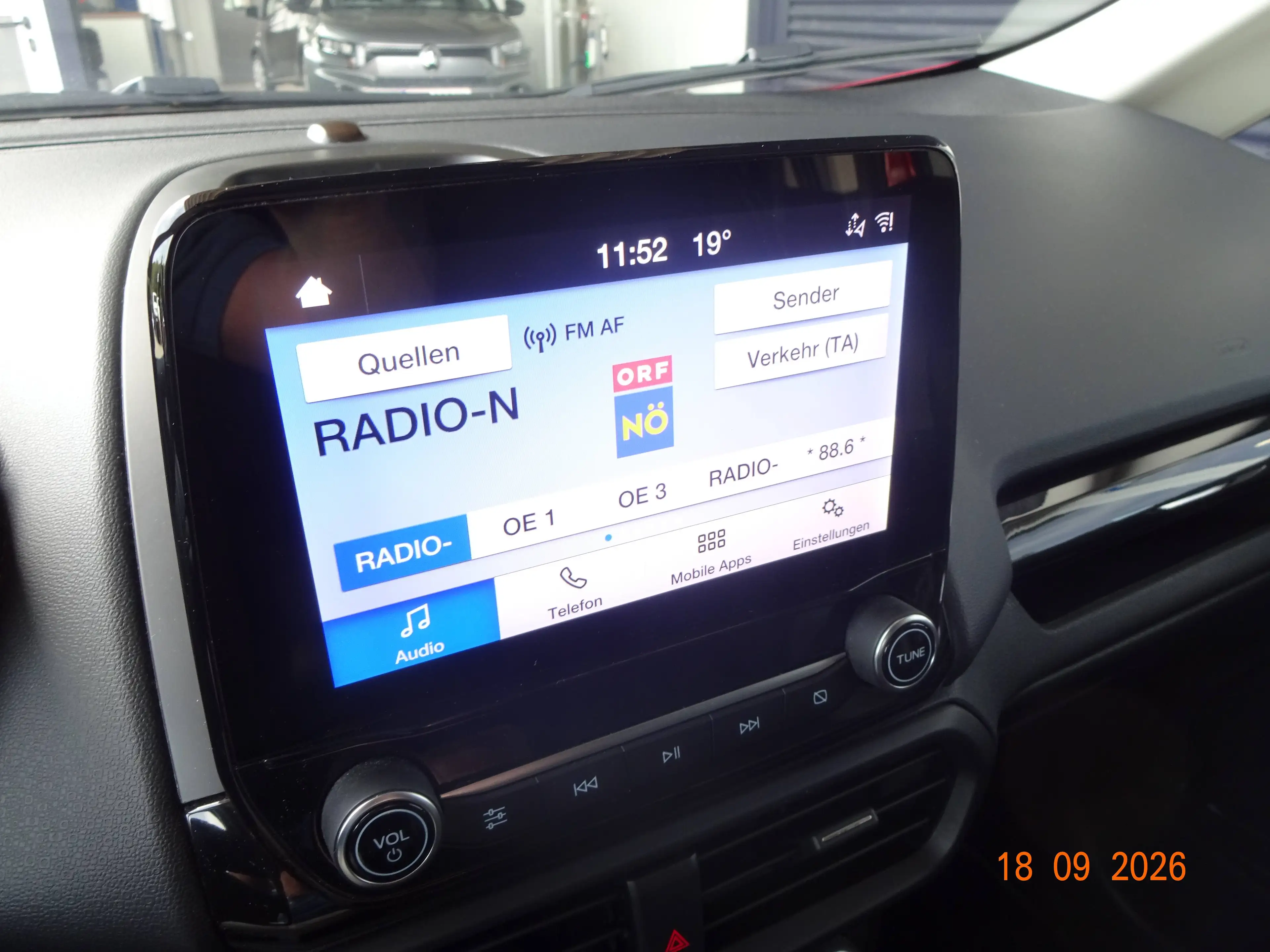 Ford EcoSport Titanium — photo 11