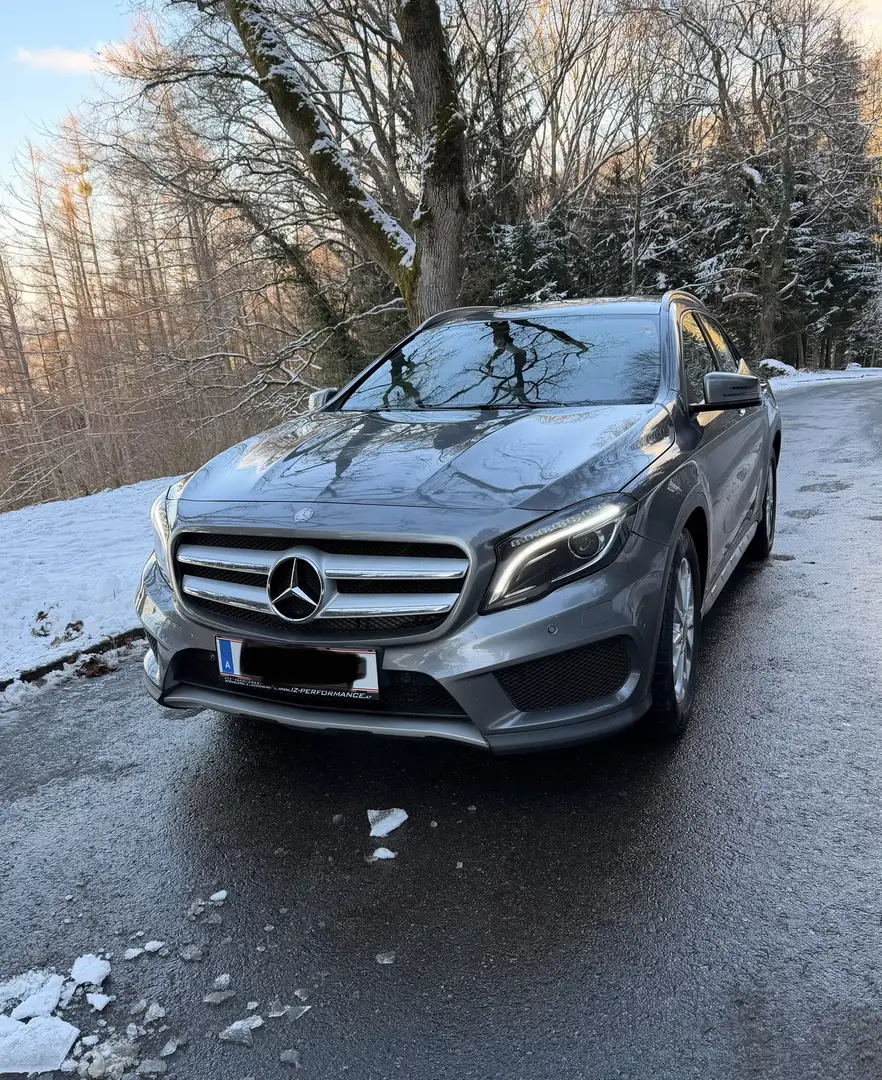 Mercedes-Benz GLA 180 d  AMG Line - 1
