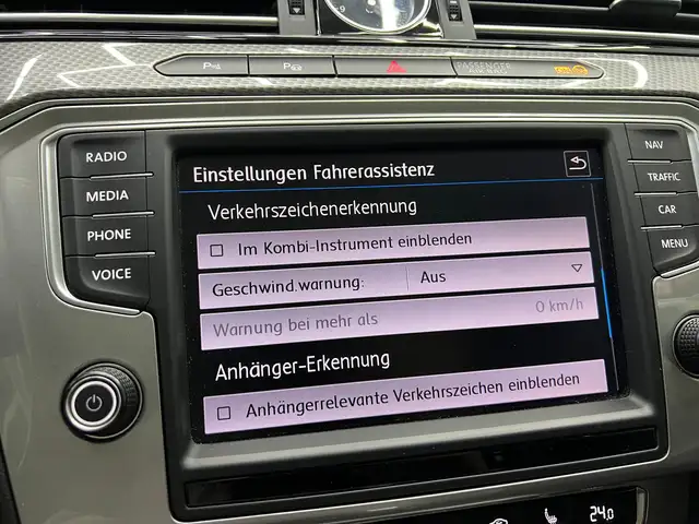 Volkswagen Passat view 30