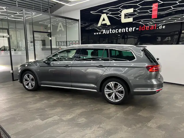 Volkswagen Passat view 6