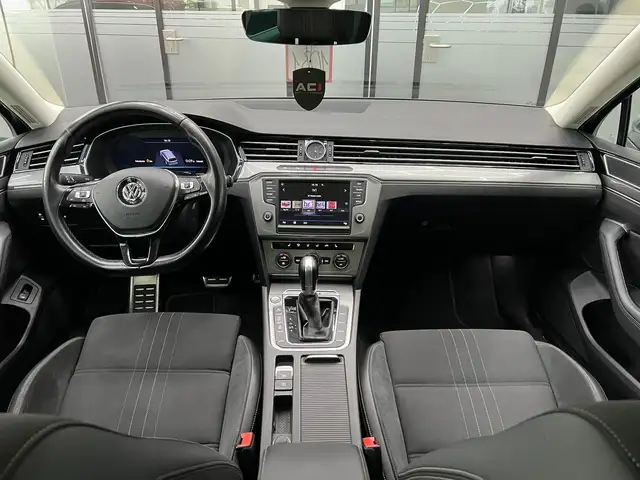 Volkswagen Passat view 25