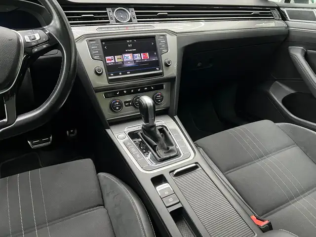 Volkswagen Passat view 27