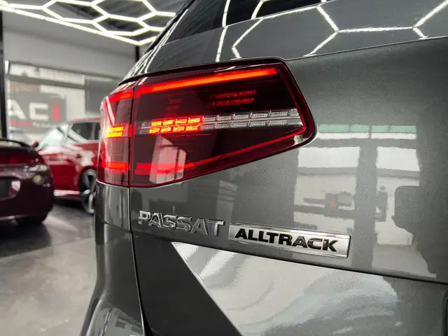 Volkswagen Passat view 22