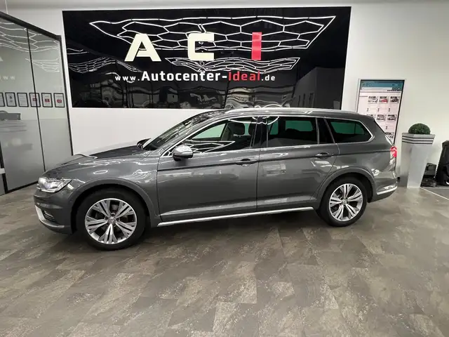 Volkswagen Passat view 11