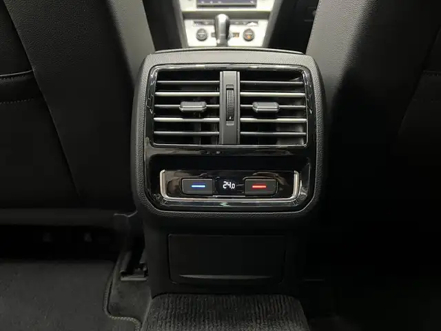 Volkswagen Passat view 17