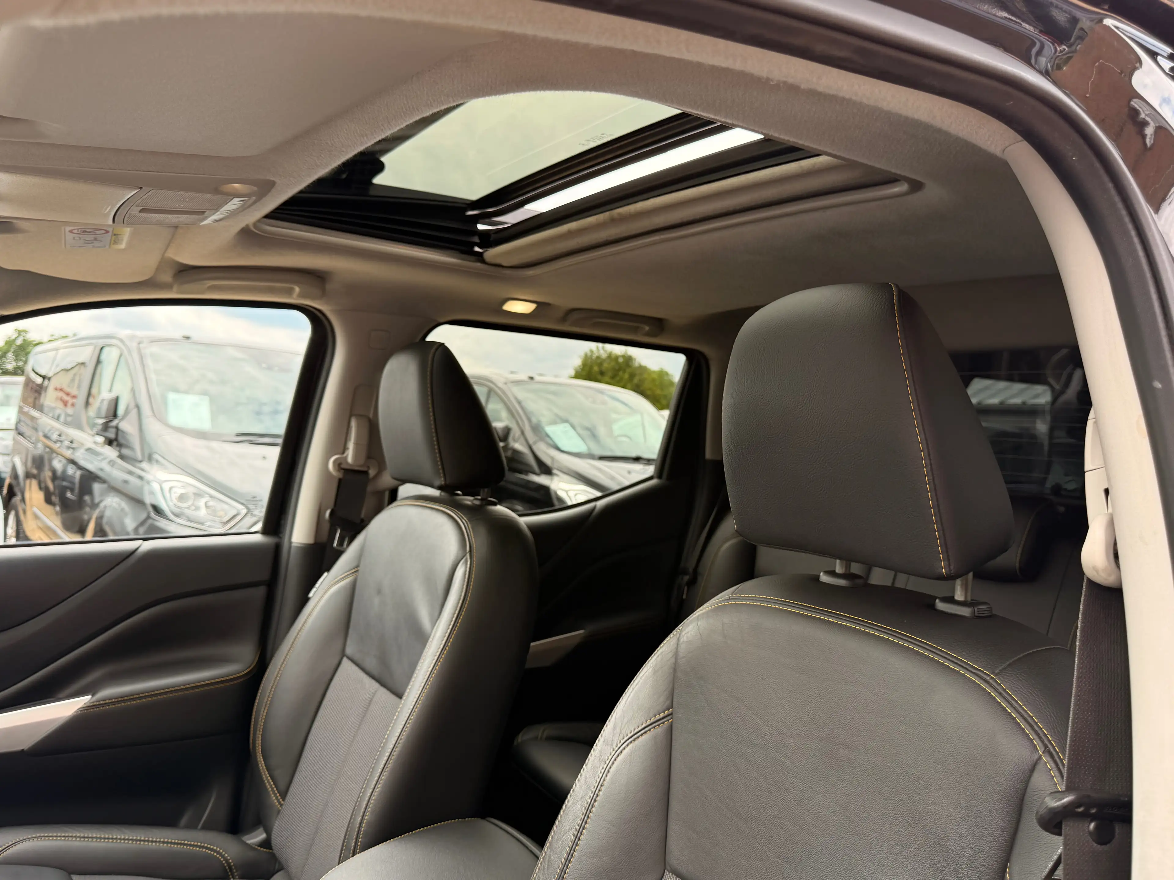 Nissan Navara 2.3 DCI 190CV TEKNA / TVAC ** BTWIN / HARD-TOP / NAVI - CAM 360° - TOIT OUVRANT - CUIR - MARCHE PIED — photo 12