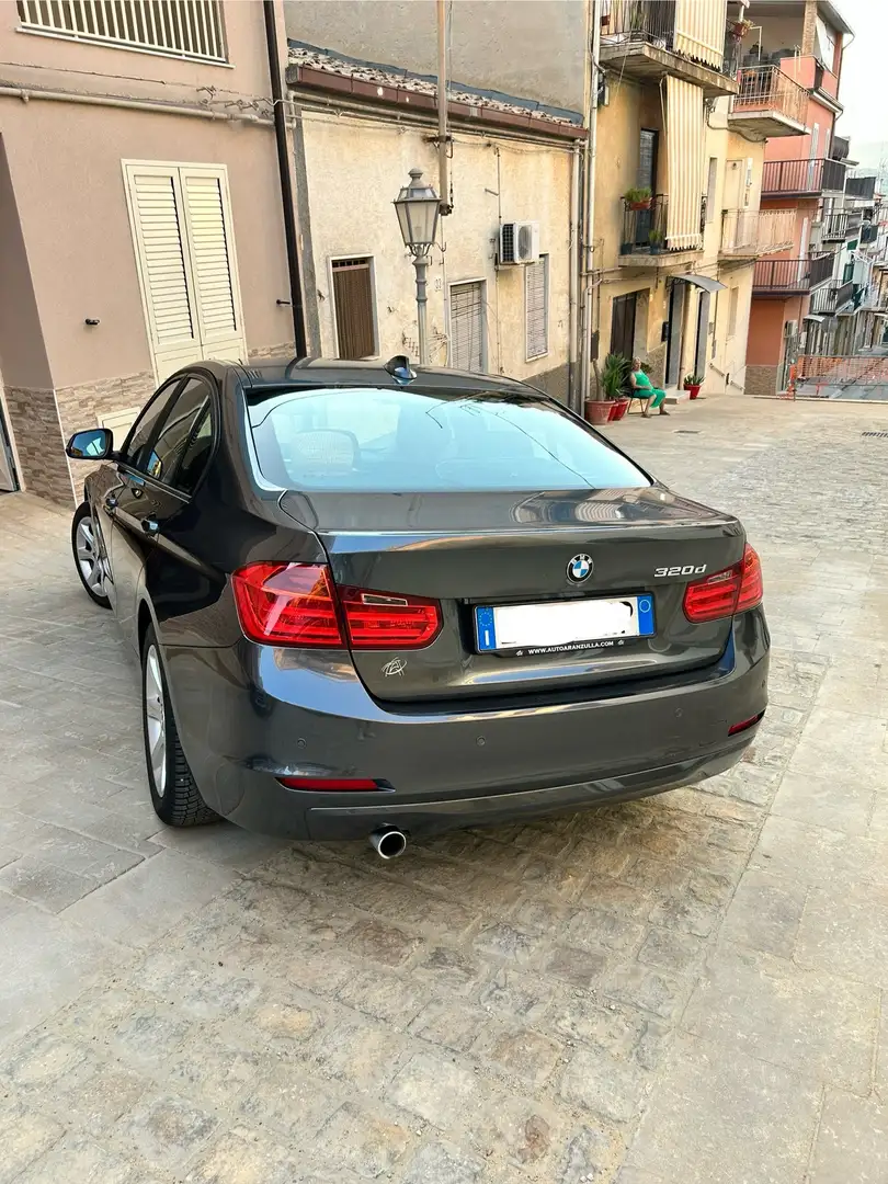 BMW 320 320d - 2