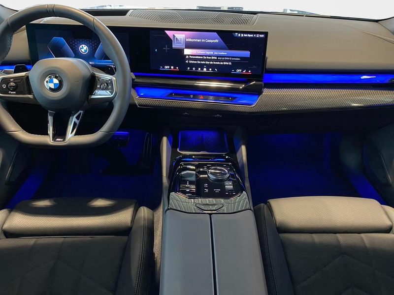 BMW 540 M Sport Pro — photo 13