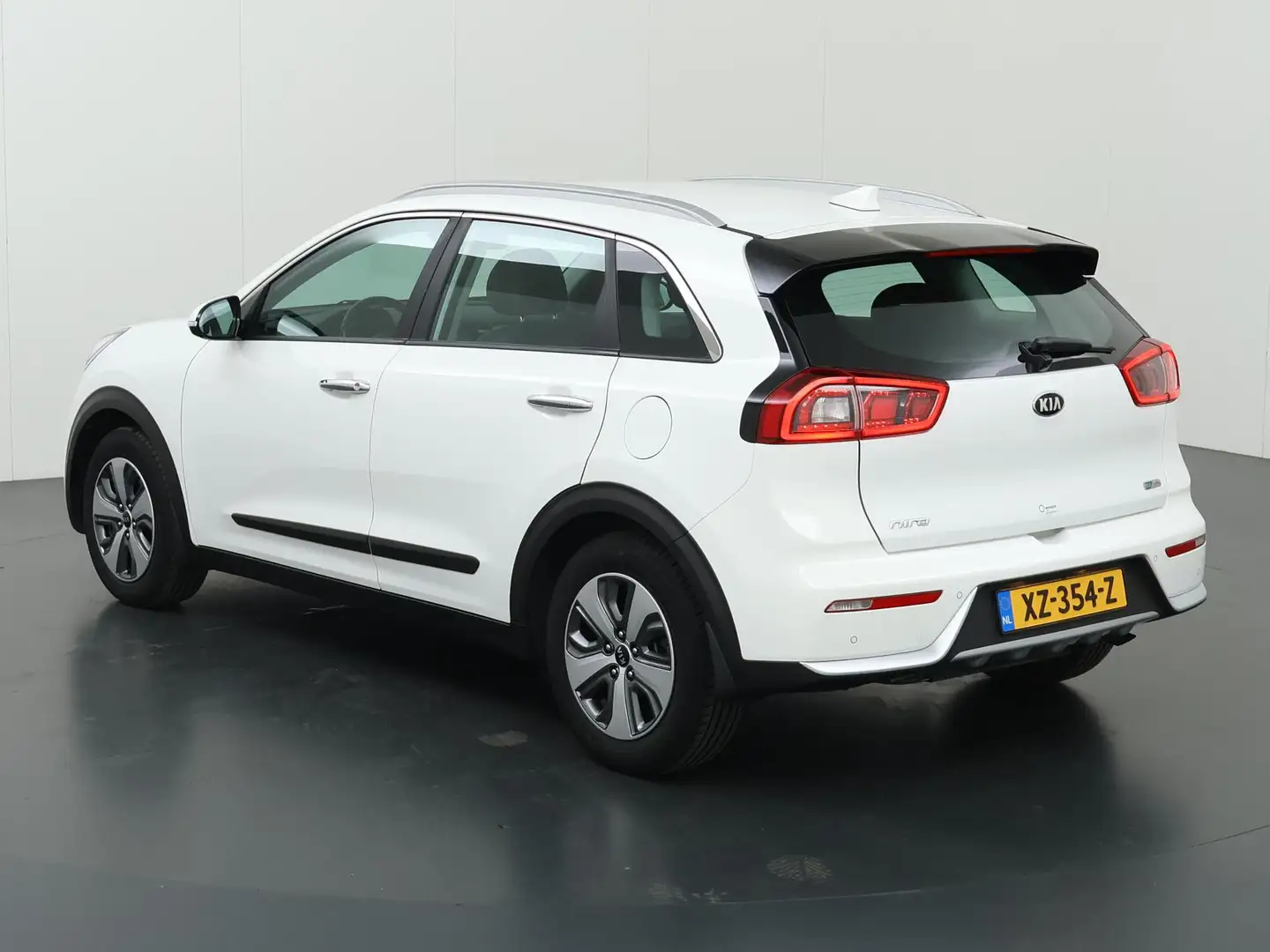 Kia Niro 1.6 GDi Hybrid DynamicLine | Trekhaak | Navigatie Wit - 2