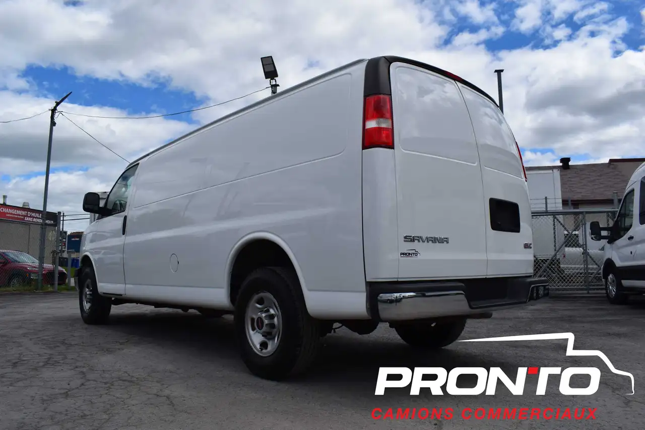 GMC Savana снимка GMC Savana