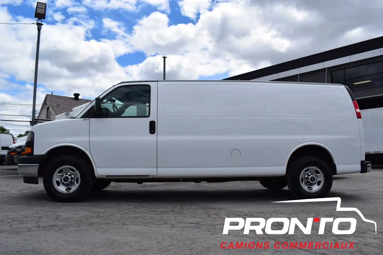 GMC Savana снимка GMC Savana