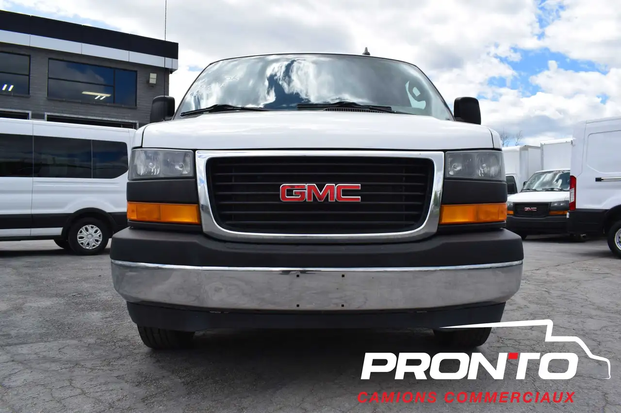 GMC Savana снимка GMC Savana