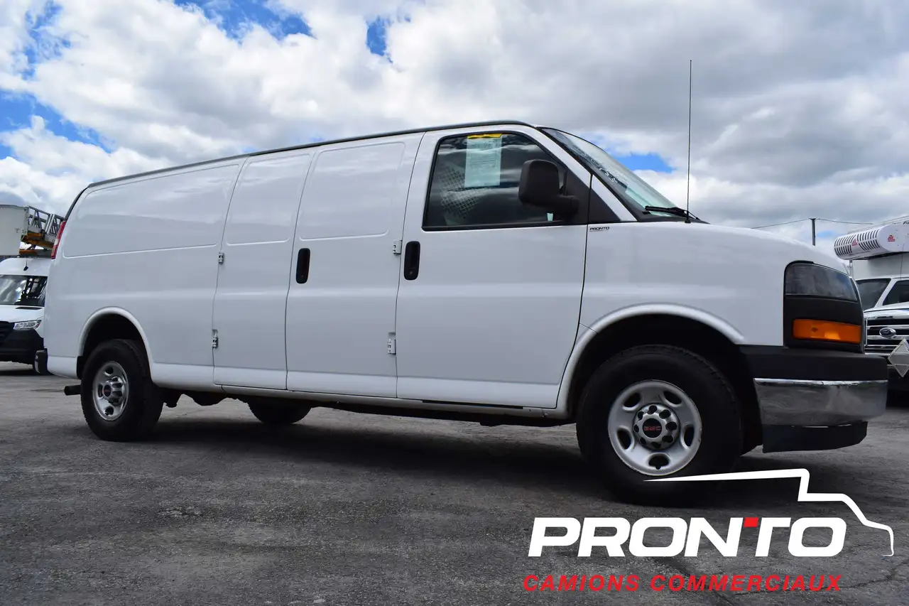 GMC Savana снимка GMC Savana