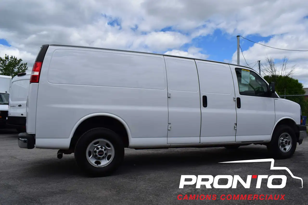 GMC Savana снимка GMC Savana