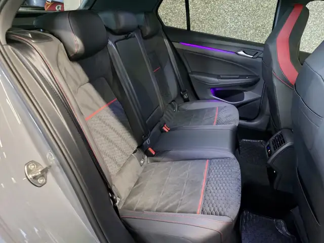 Volkswagen Golf view 6