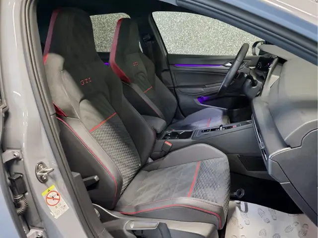 Volkswagen Golf view 4