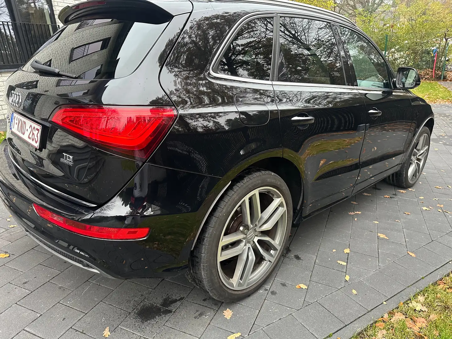 Audi Q5 Q5 2.0 TDi Quattro S tronic Zwart - 2