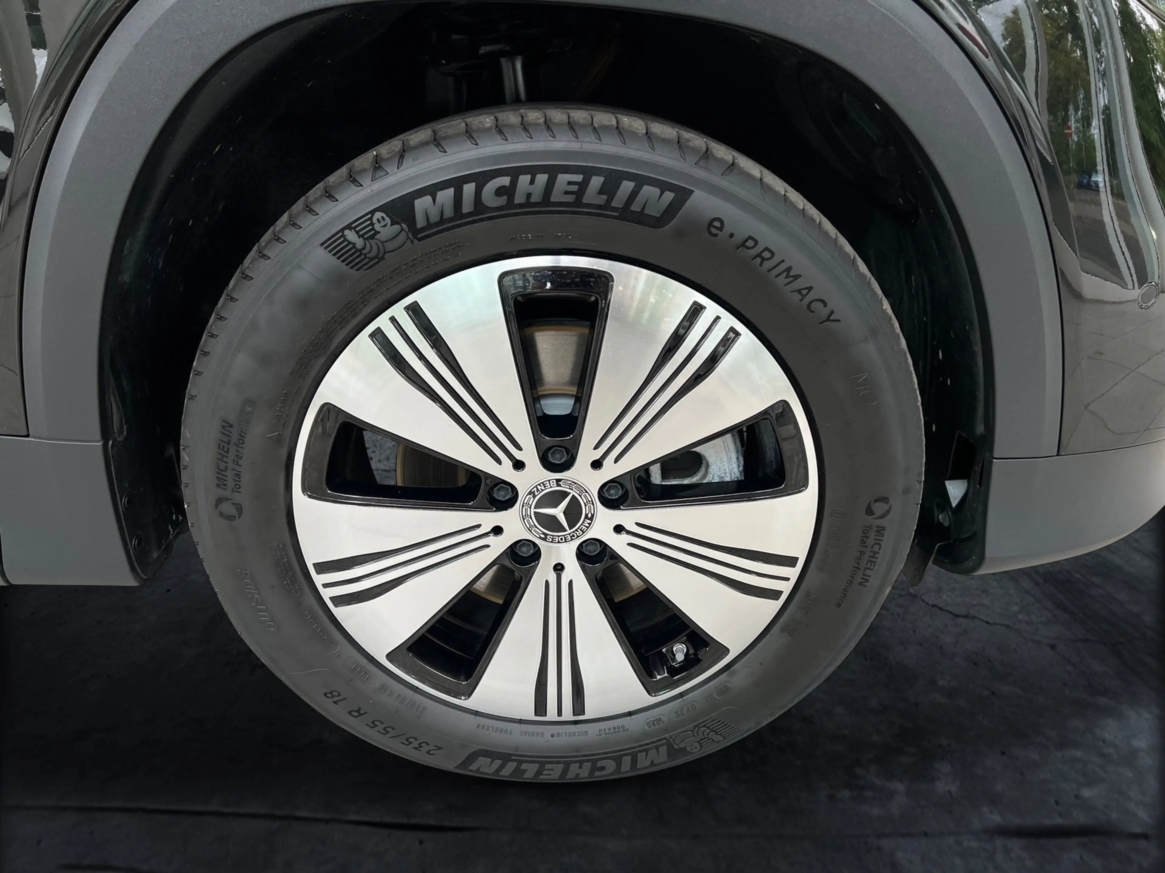 Mercedes-Benz EQB 300 4M Progressive Advanced — photo 11