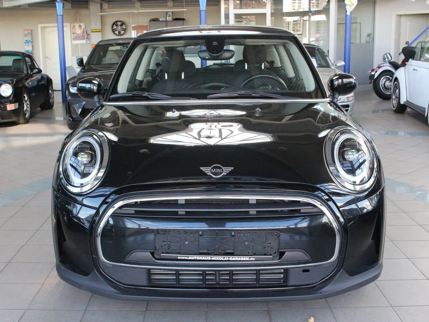 MINI Cooper Cooper Essential Trim Schwarz - 2