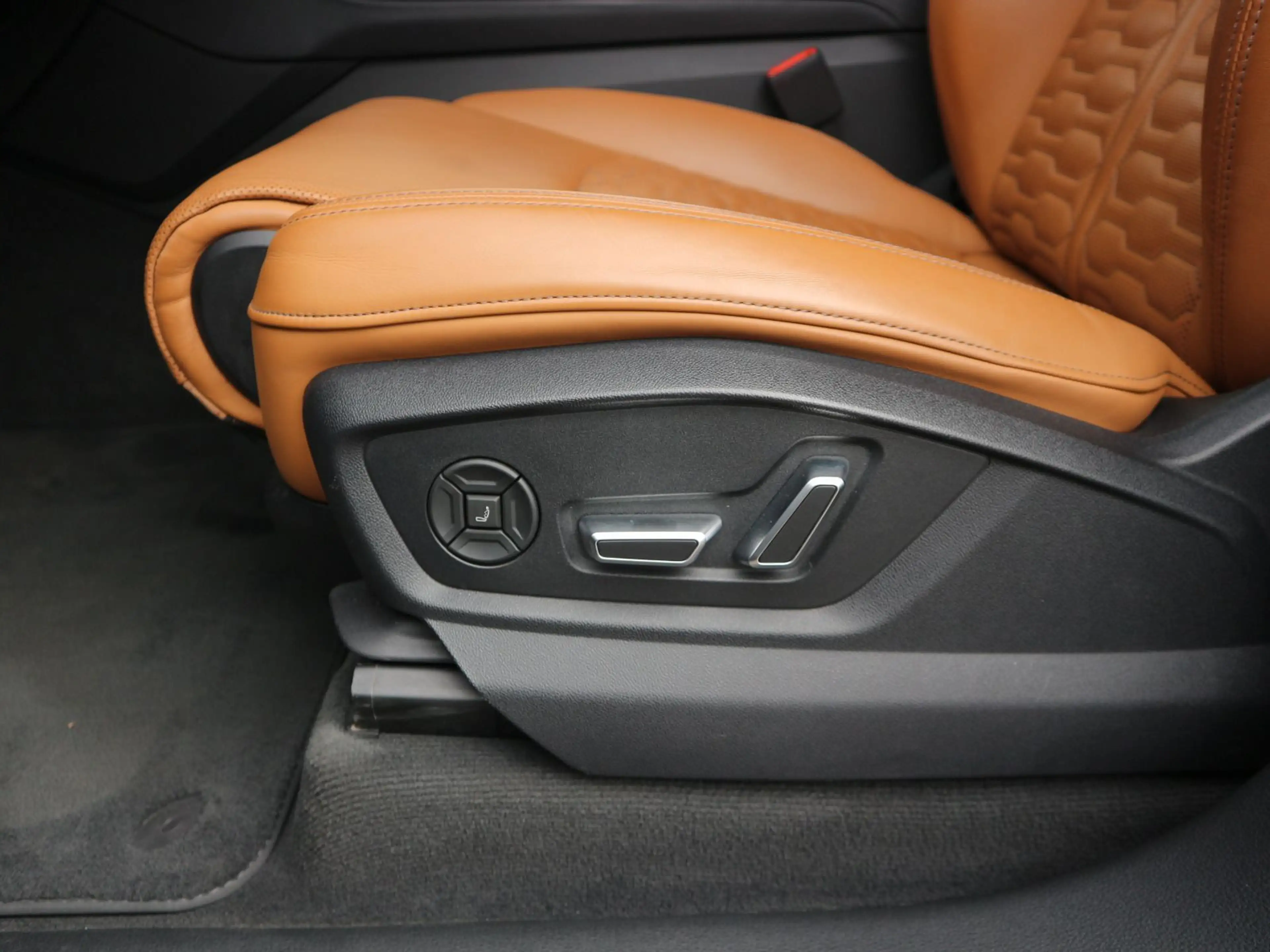 Audi RS Q8 4.0 TFSI quattro 305KM/H*RS-SPORTAGA*PANO — photo 11
