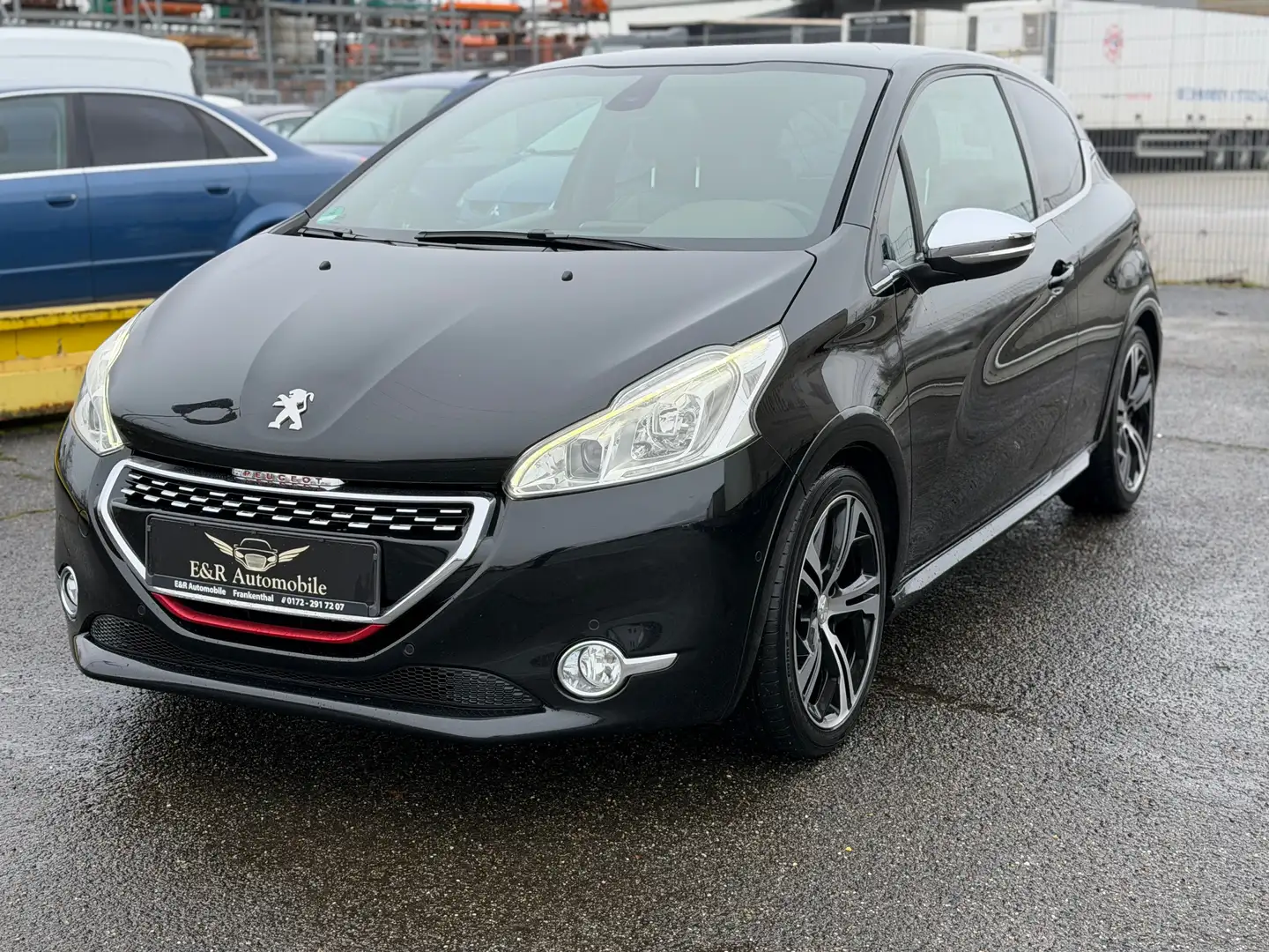 Peugeot 208 GTi Schwarz - 2
