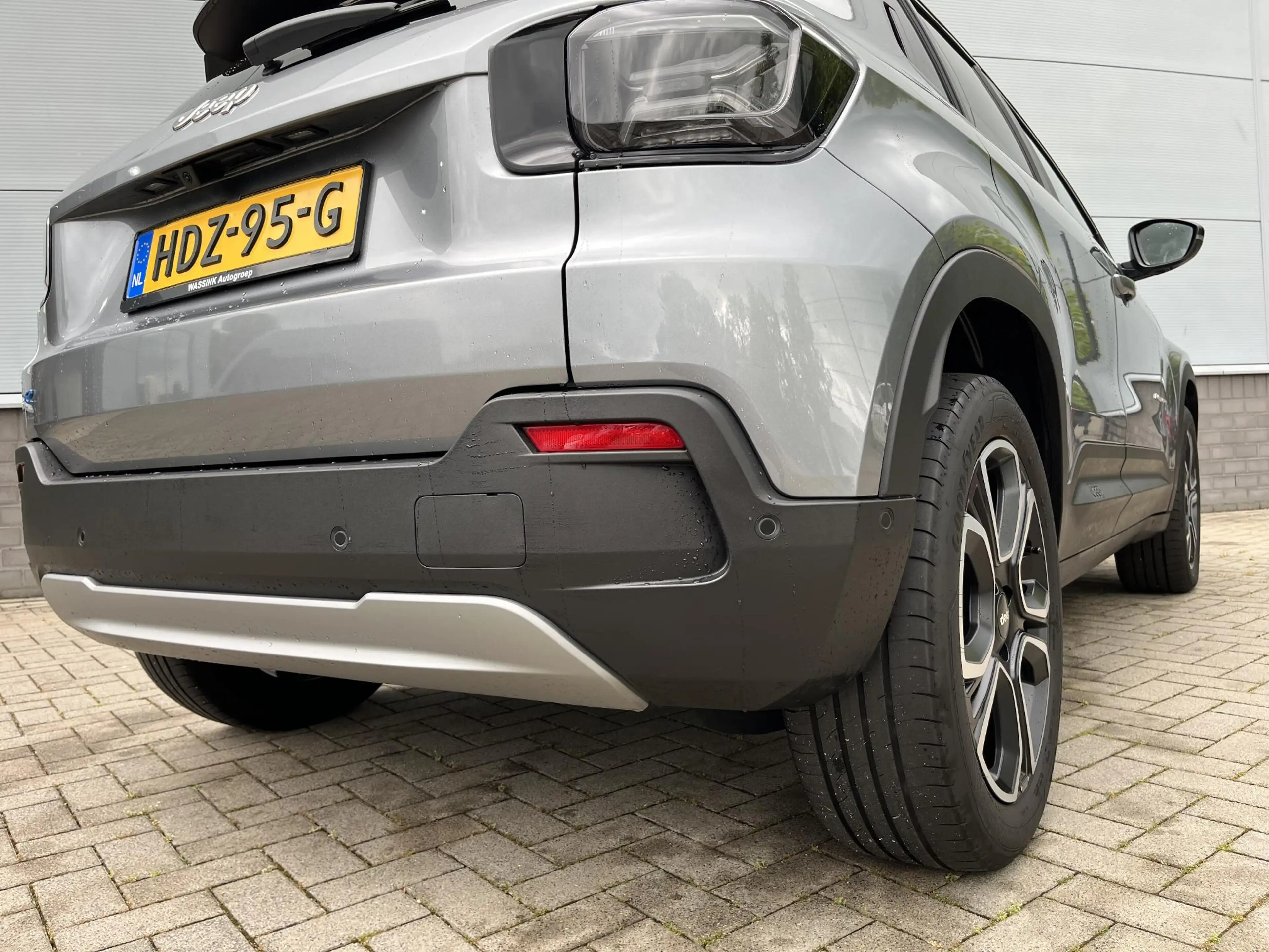 Jeep Avenger Summit 54 kWh | Carplay | Camera | 18 inch Velgen — photo 9