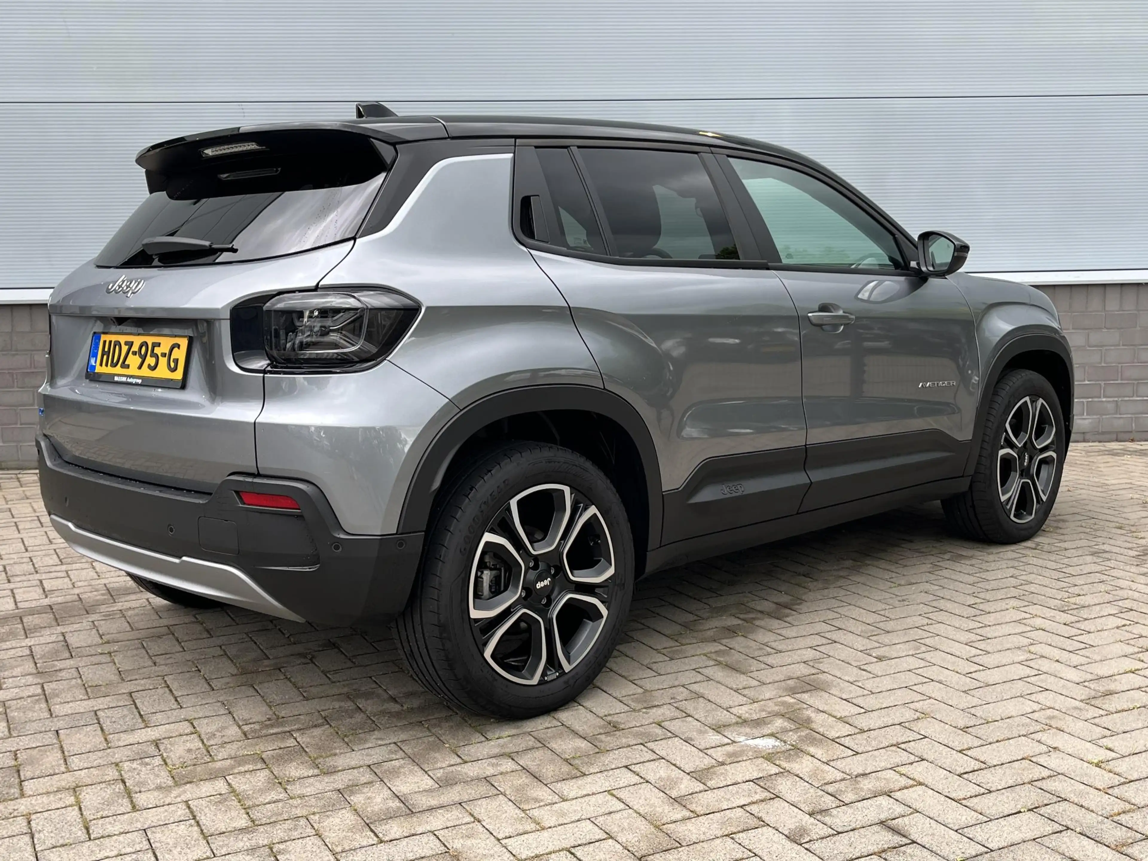 Jeep Avenger Summit 54 kWh | Carplay | Camera | 18 inch Velgen — photo 8