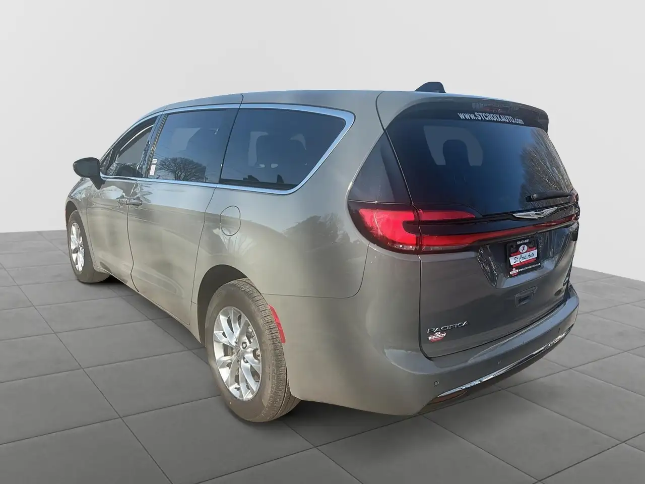 Chrysler Pacifica снимка Chrysler Pacifica
