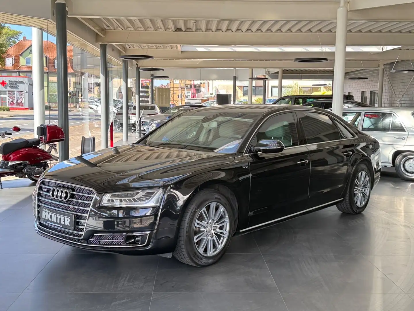 Audi A8 W12 L Security Werks Panzer Armored VR7/VR9 Schwarz - 1