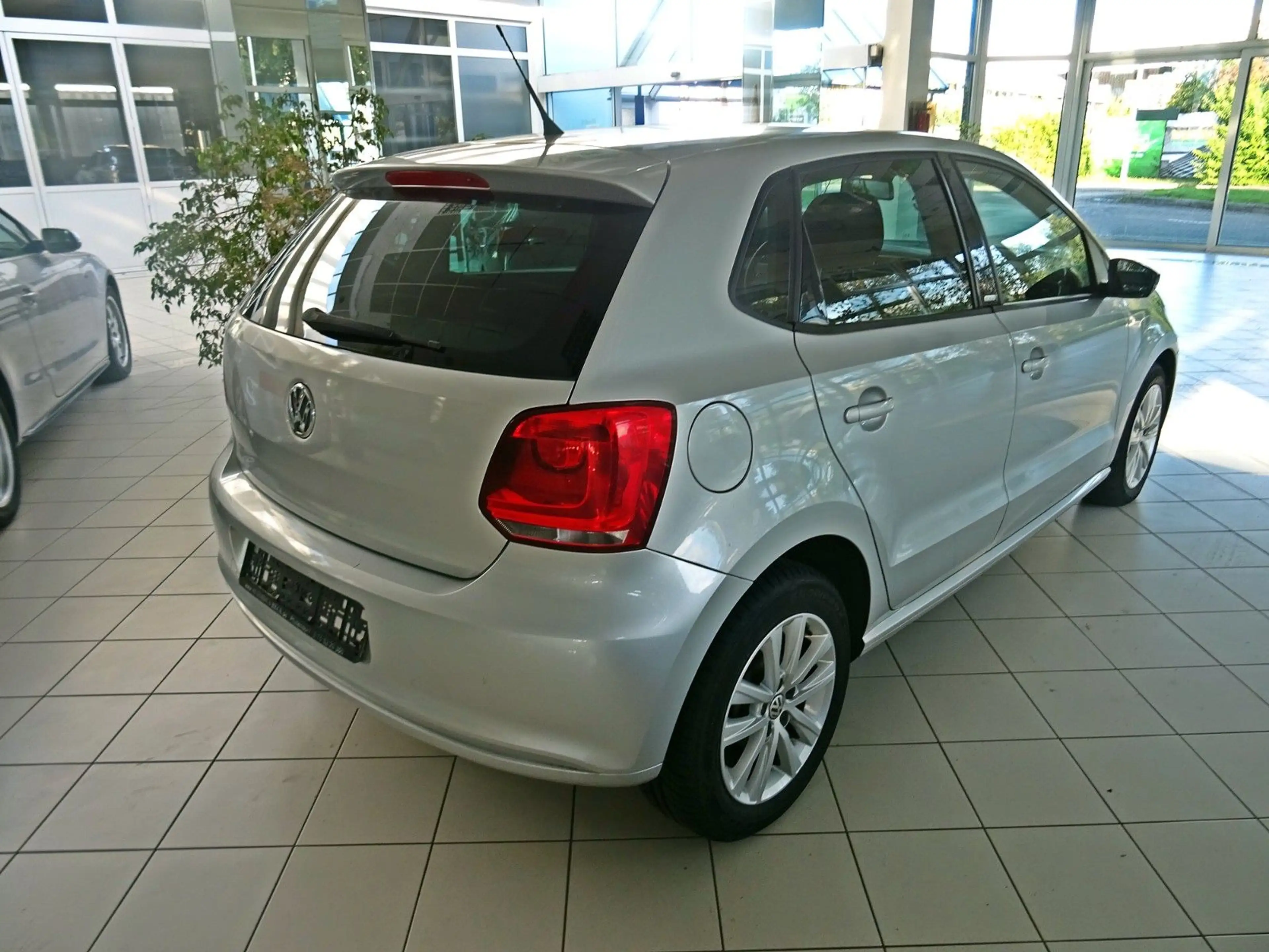 Volkswagen Polo V Style 1.4 DSG — photo 3