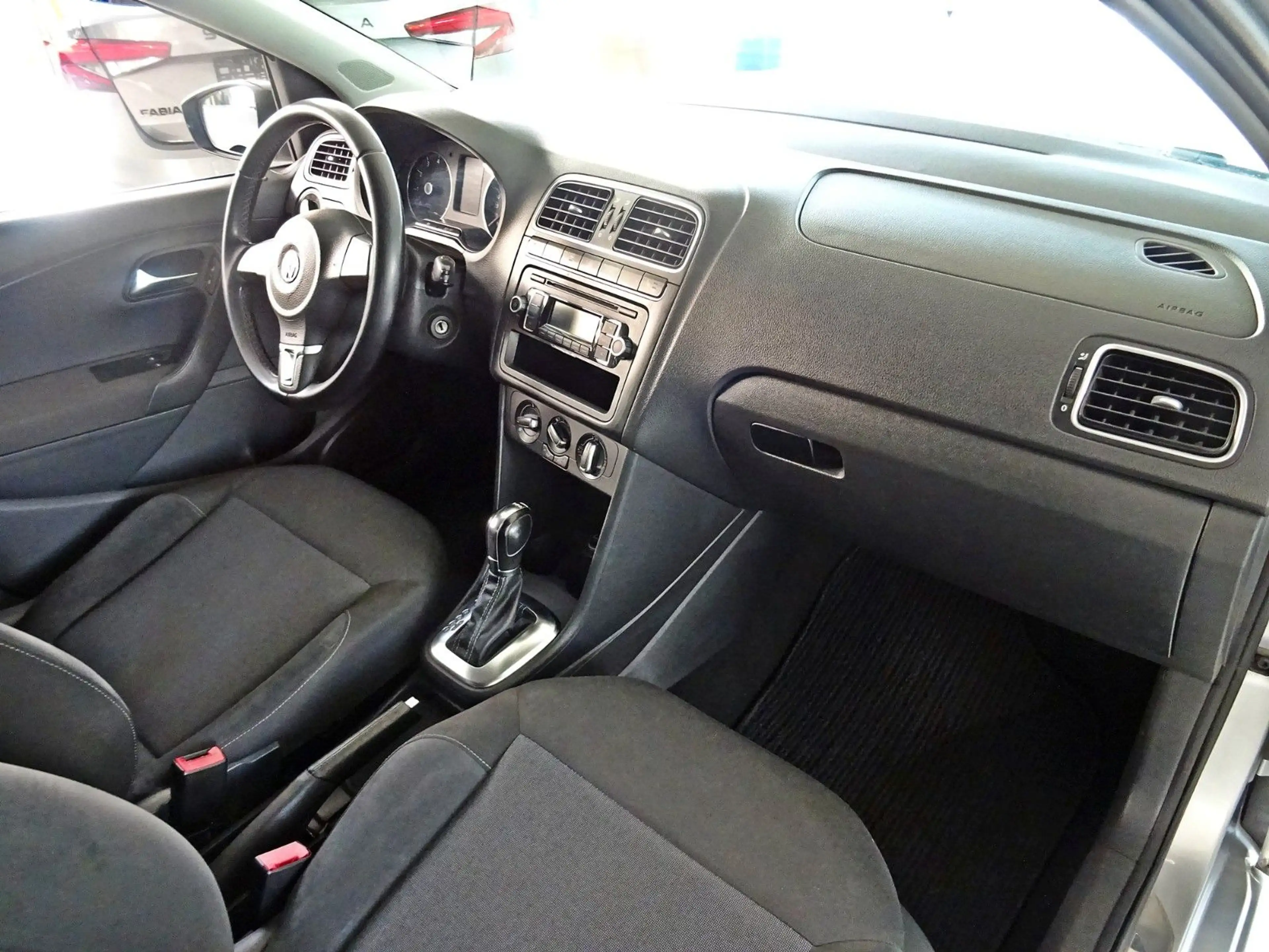 Volkswagen Polo V Style 1.4 DSG — photo 10
