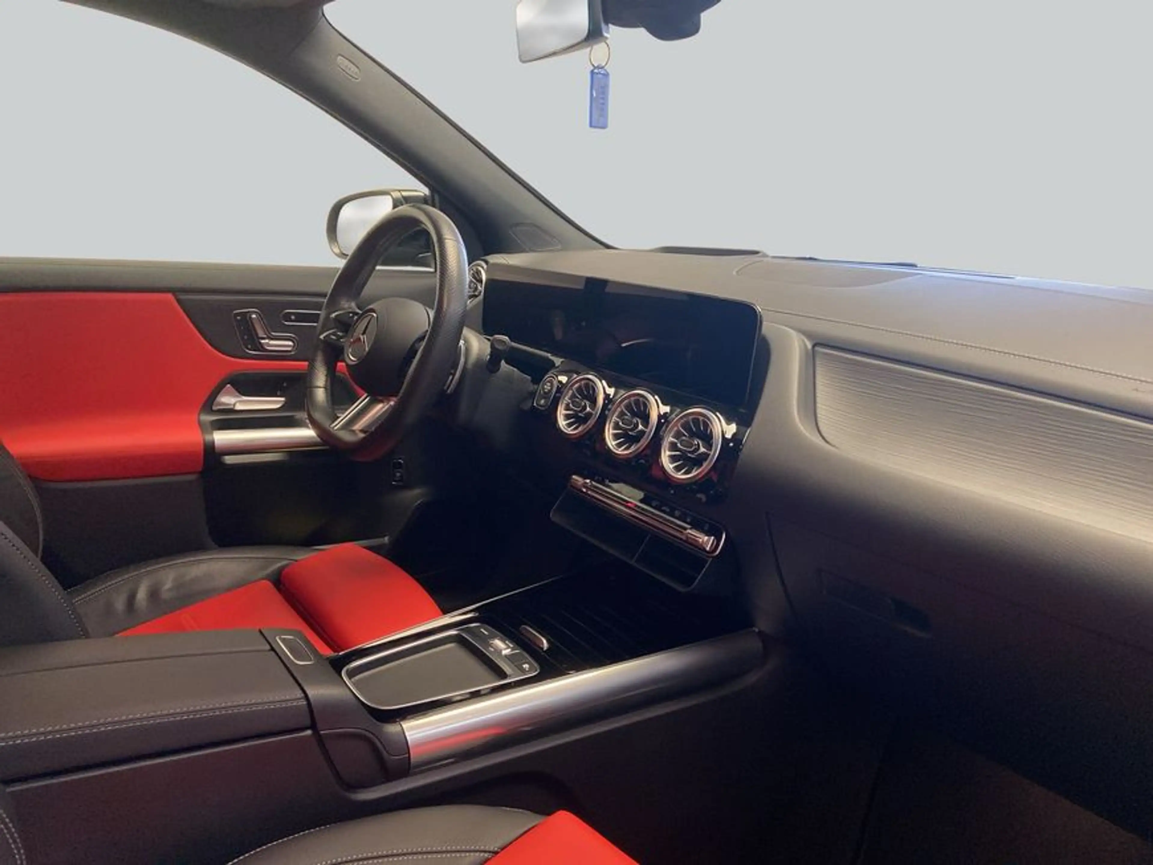 Mercedes-Benz GLA 250 GLA — photo 15