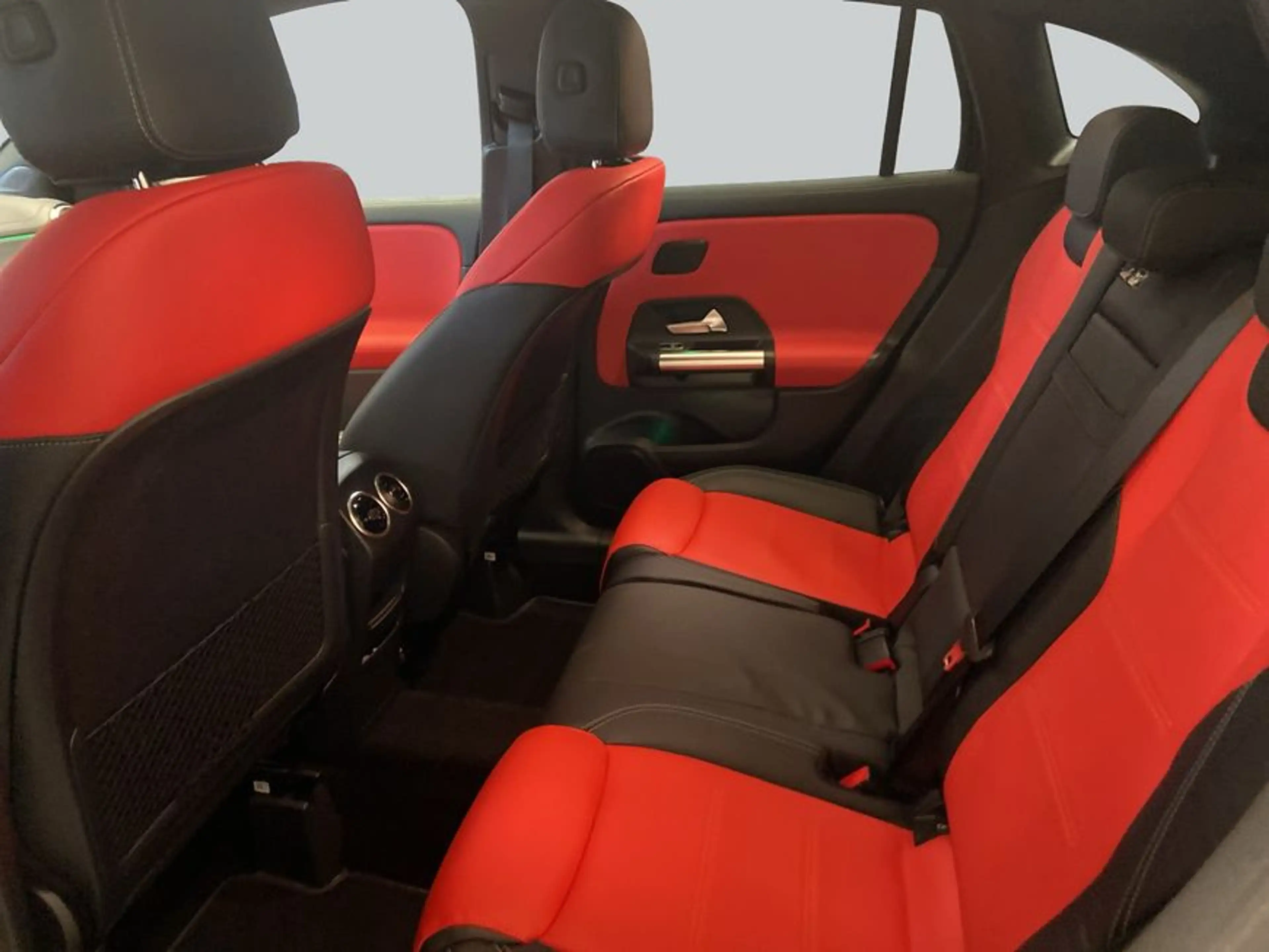 Mercedes-Benz GLA 250 GLA — photo 11