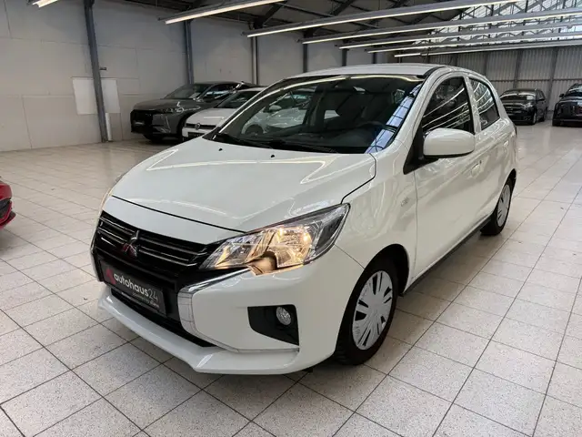 Mitsubishi Space Star view 3