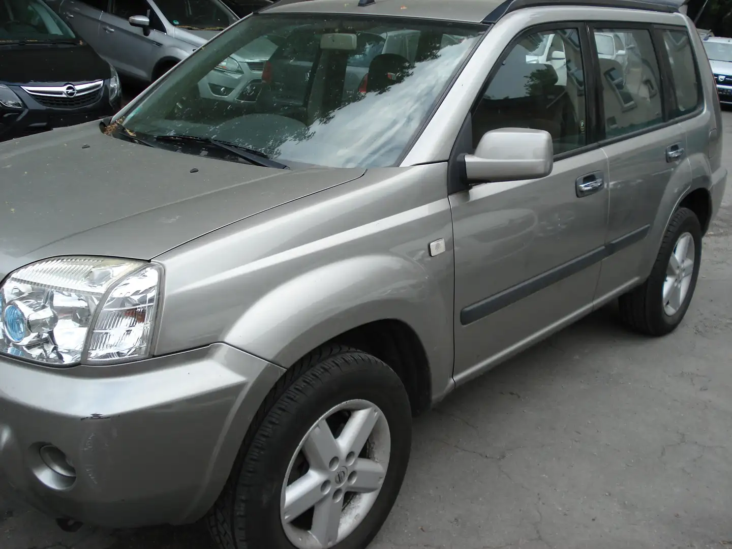 Nissan X-Trail Comfort - 1 Hand  - orig. Km- 4 WD Gris - 1