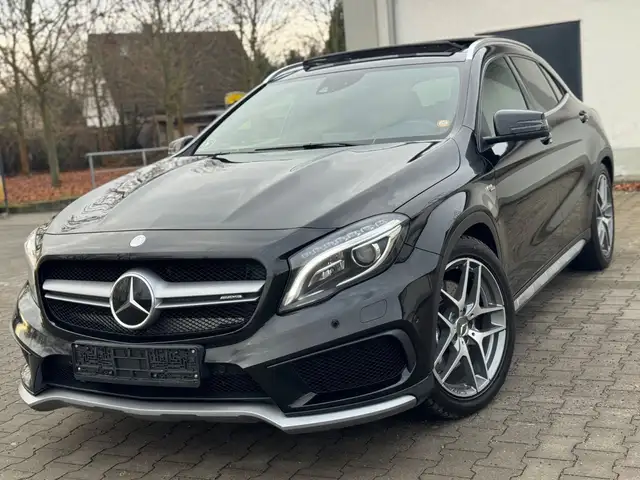 Mercedes-Benz GLA 45 AMG 4Matic PANORAMA/ACC/RFK/LED