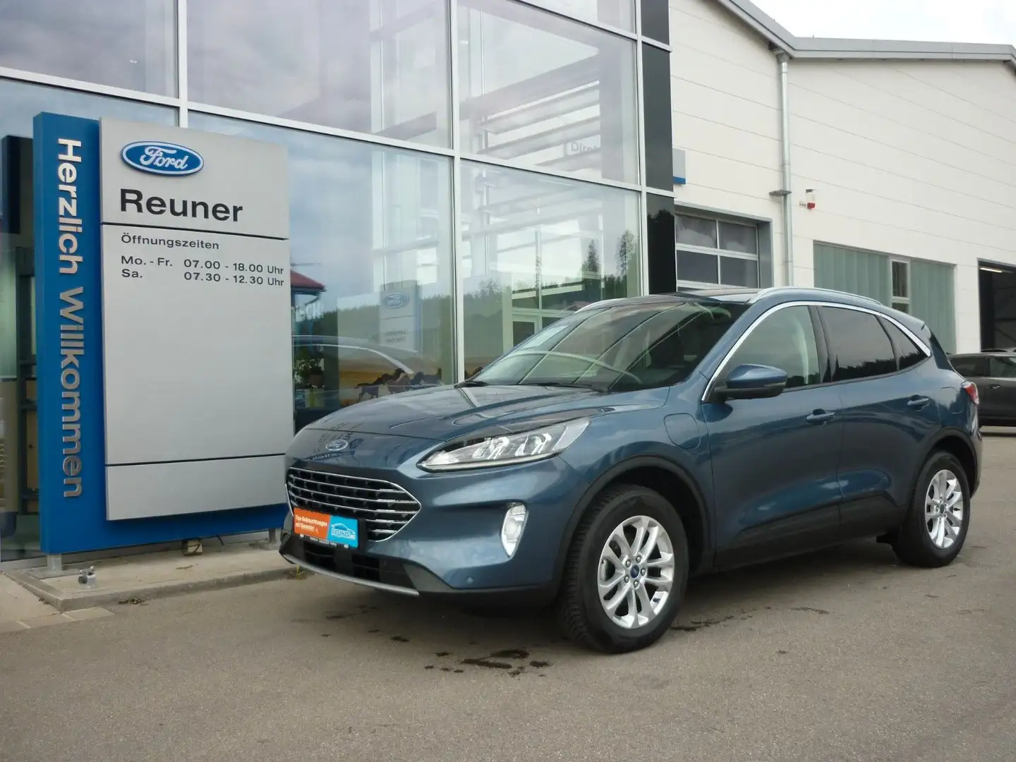 Ford Kuga Plug-In Hybrid Titanium Bleu - 1