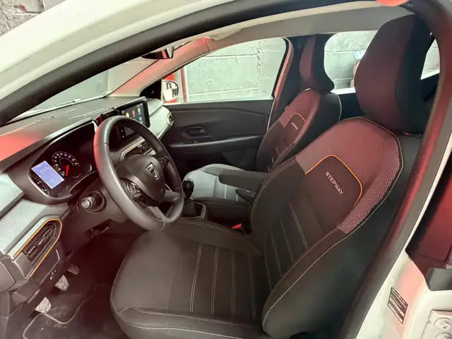 Dacia Sandero view 10