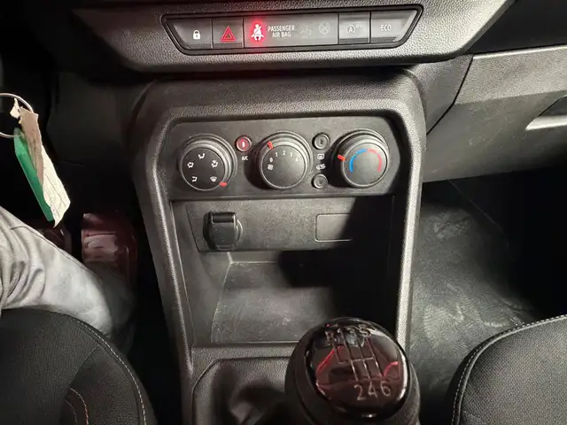 Dacia Sandero view 13