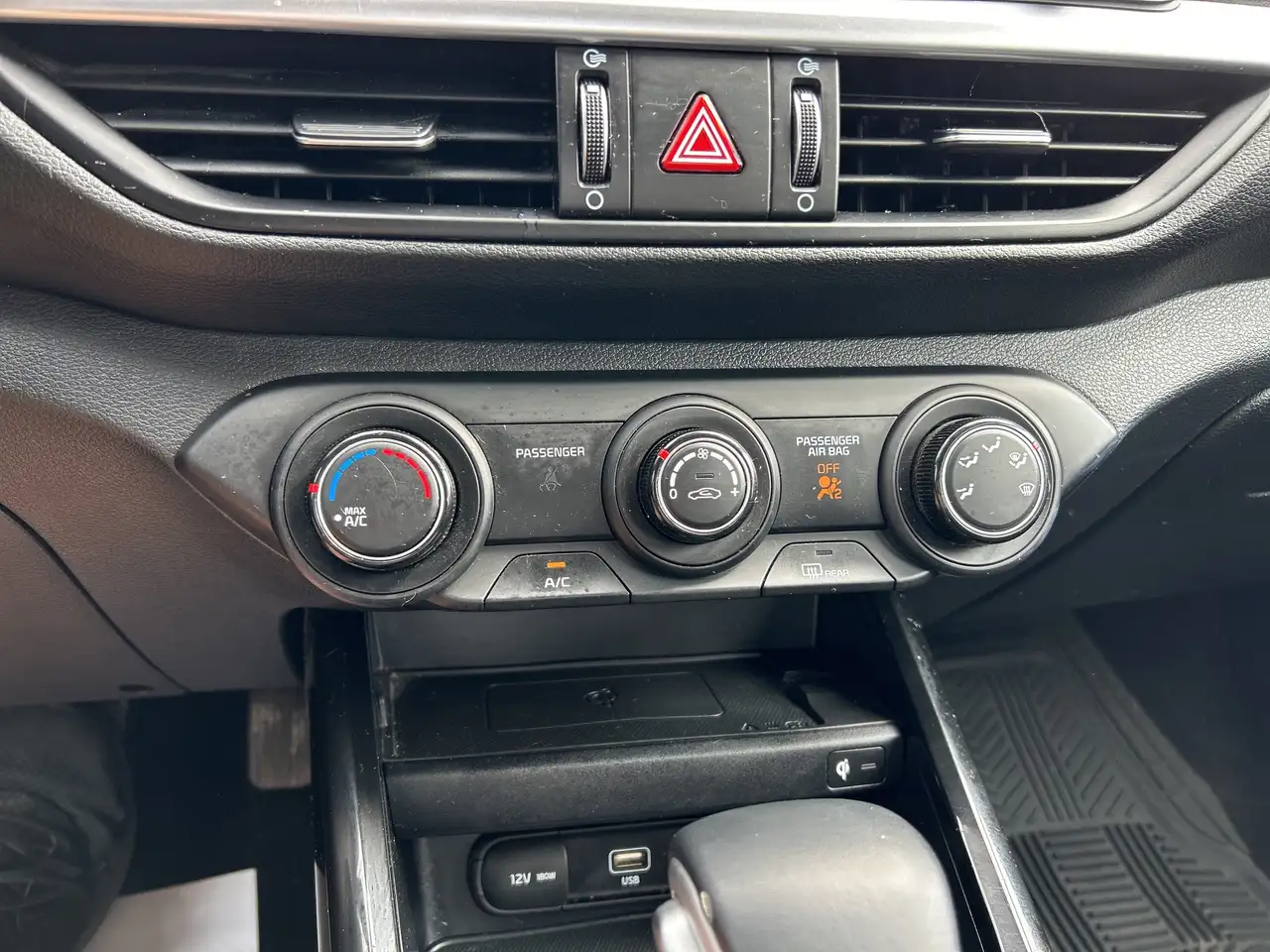 Kia Forte снимка Kia Forte
