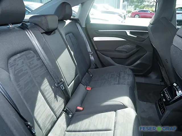 Audi A6 view 7
