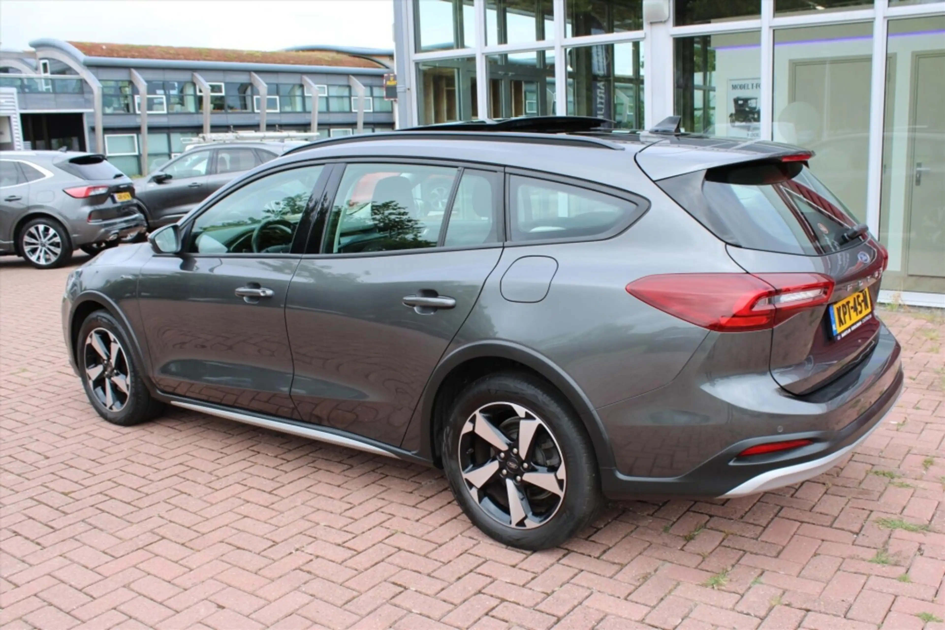 Ford Focus Wagon 1.0 EcoBoost Hybrid Active Style — photo 17