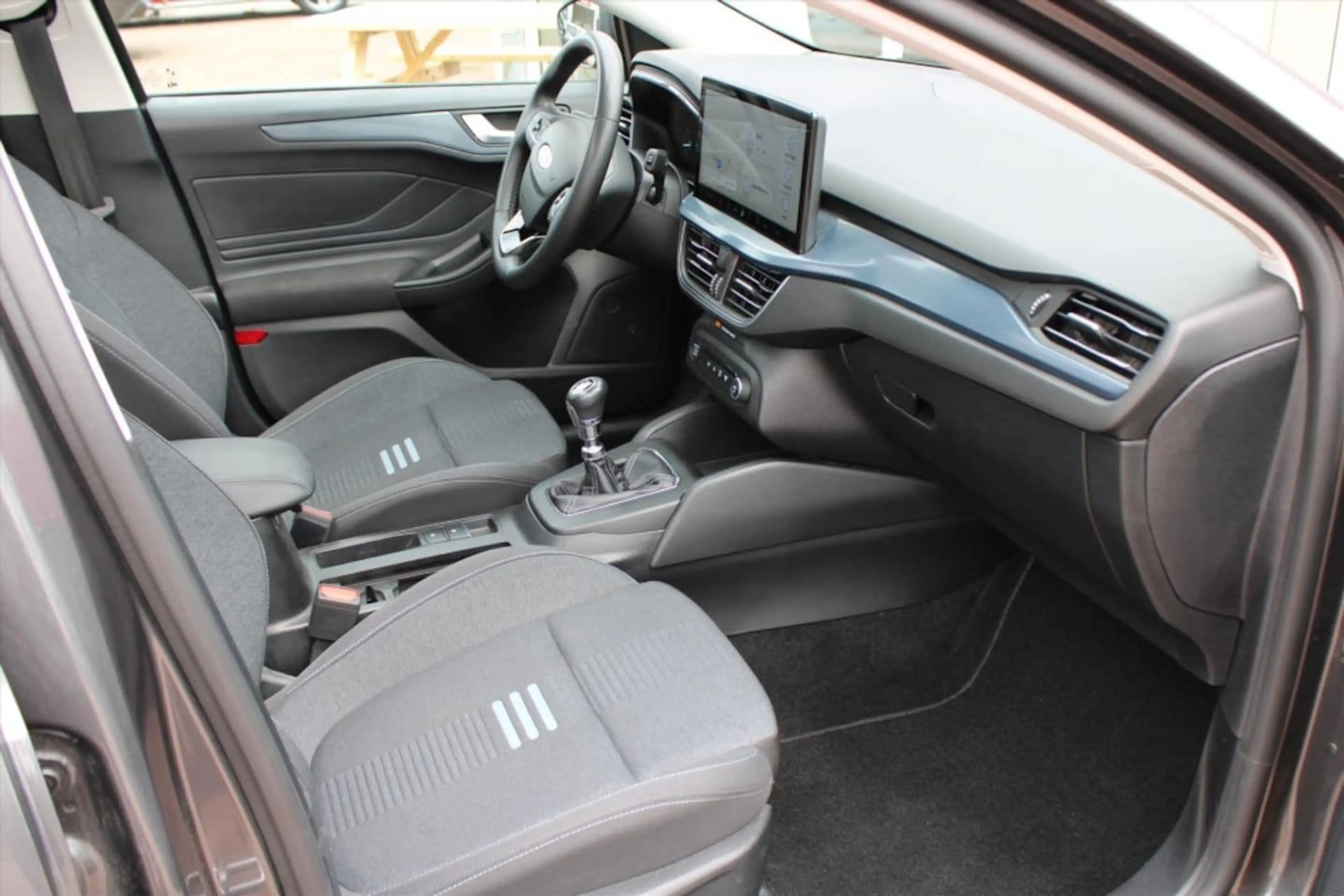 Ford Focus Wagon 1.0 EcoBoost Hybrid Active Style — photo 9