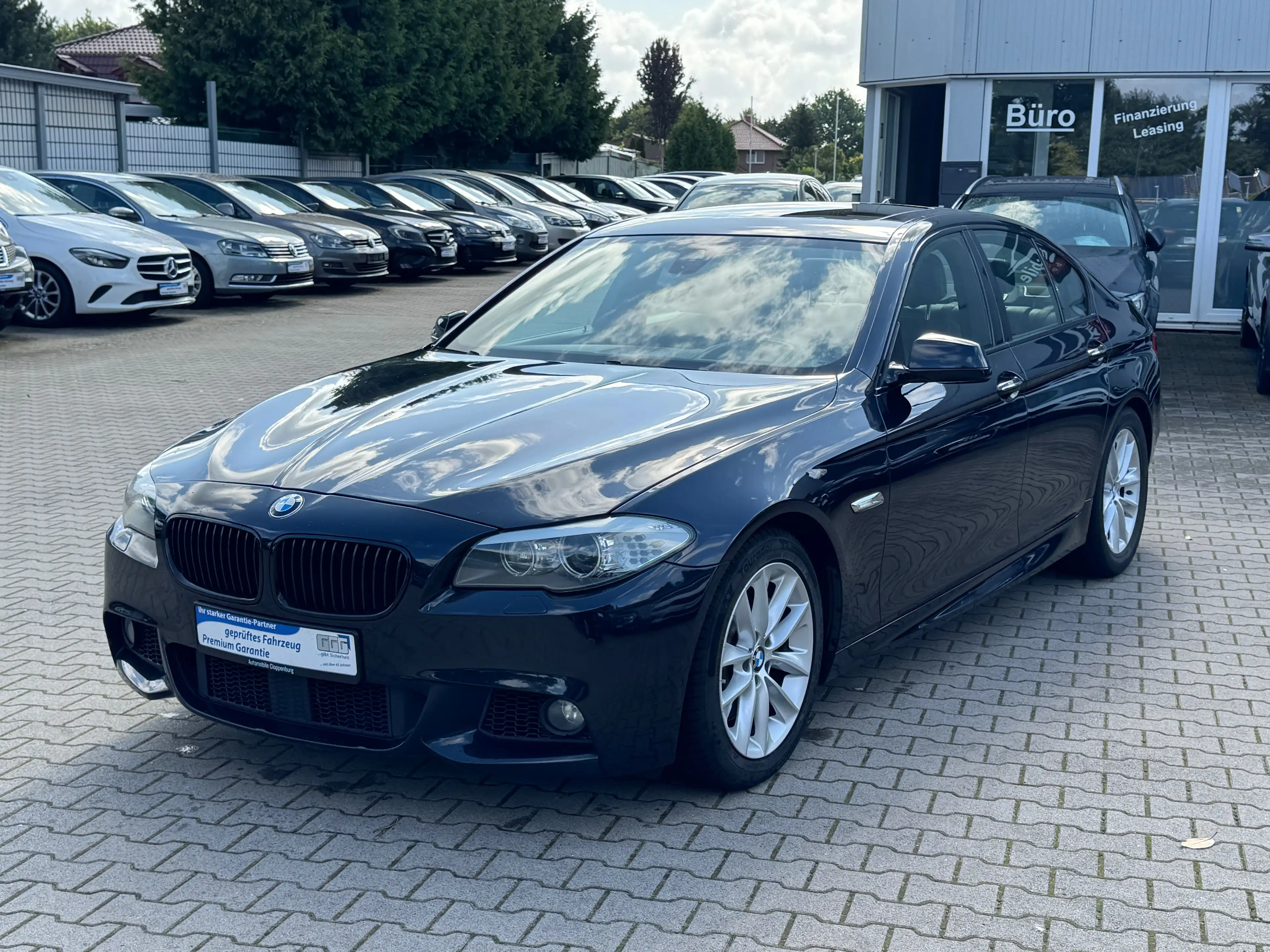 BMW 525 d M-Paket / Schiebedach / Head-up / Softclose /