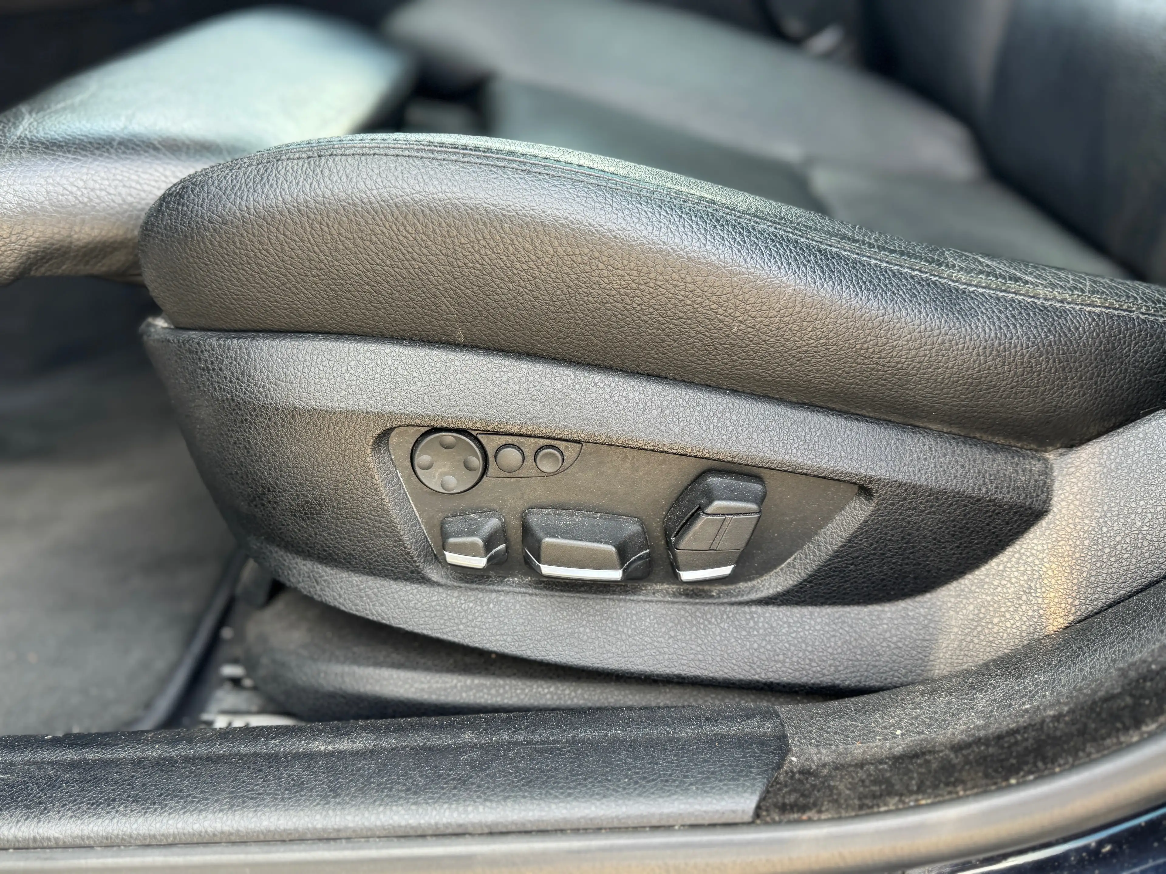 BMW 525 d M-Paket / Schiebedach / Head-up / Softclose / — photo 9
