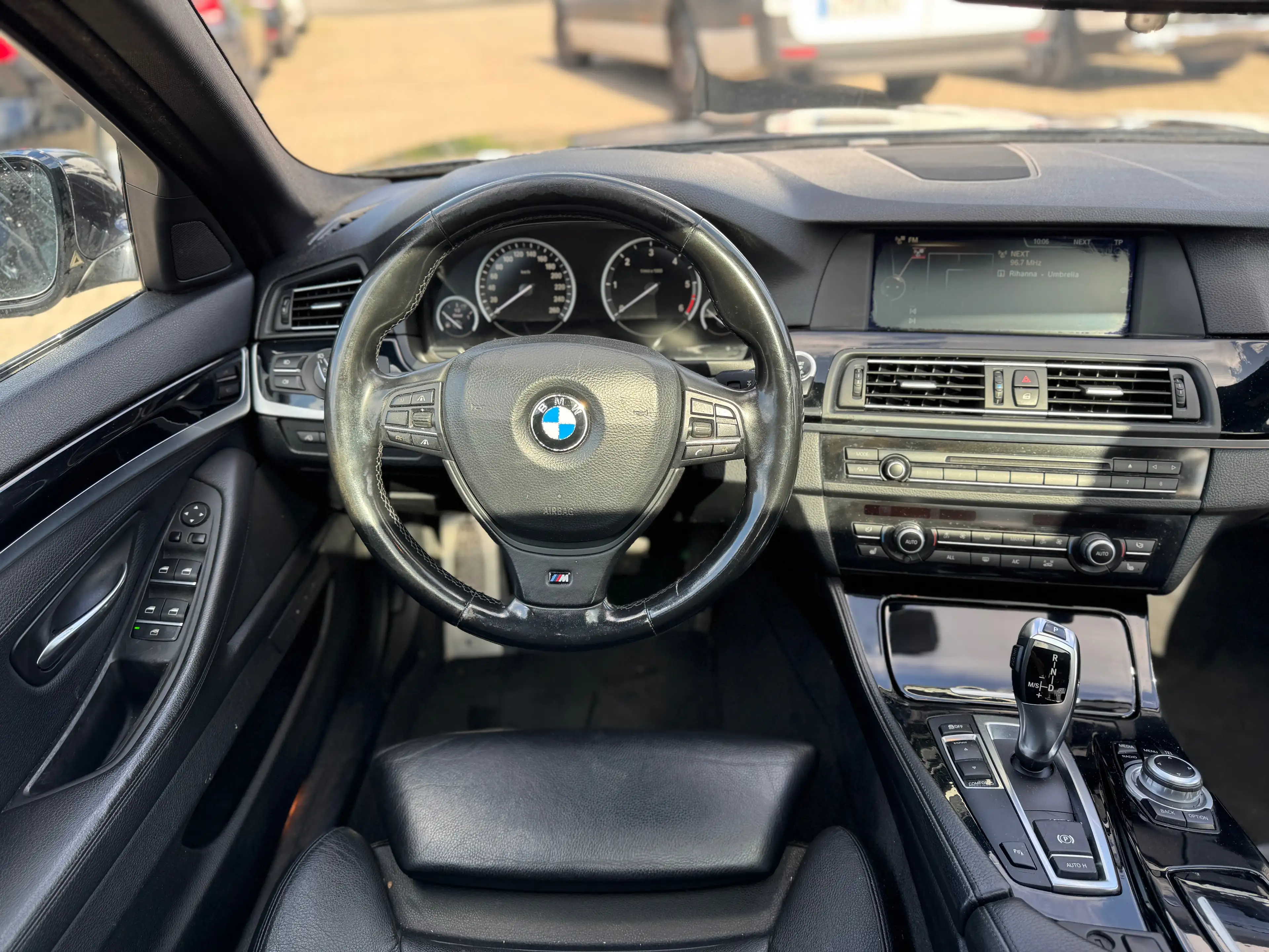 BMW 525 d M-Paket / Schiebedach / Head-up / Softclose / — photo 12